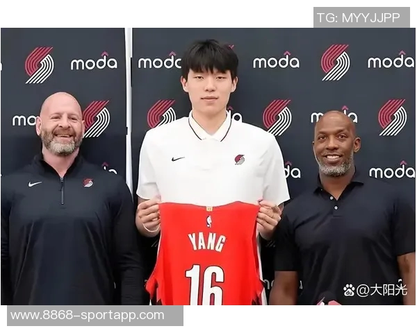 开拓者勇士赛后杨瀚森与波杰姆互动尽显默契与友谊