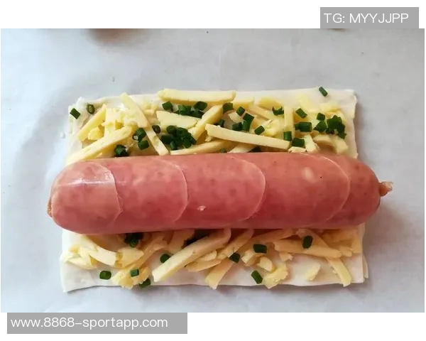 萨卡分享家庭早餐回忆十字面包夹香肠的温暖滋味